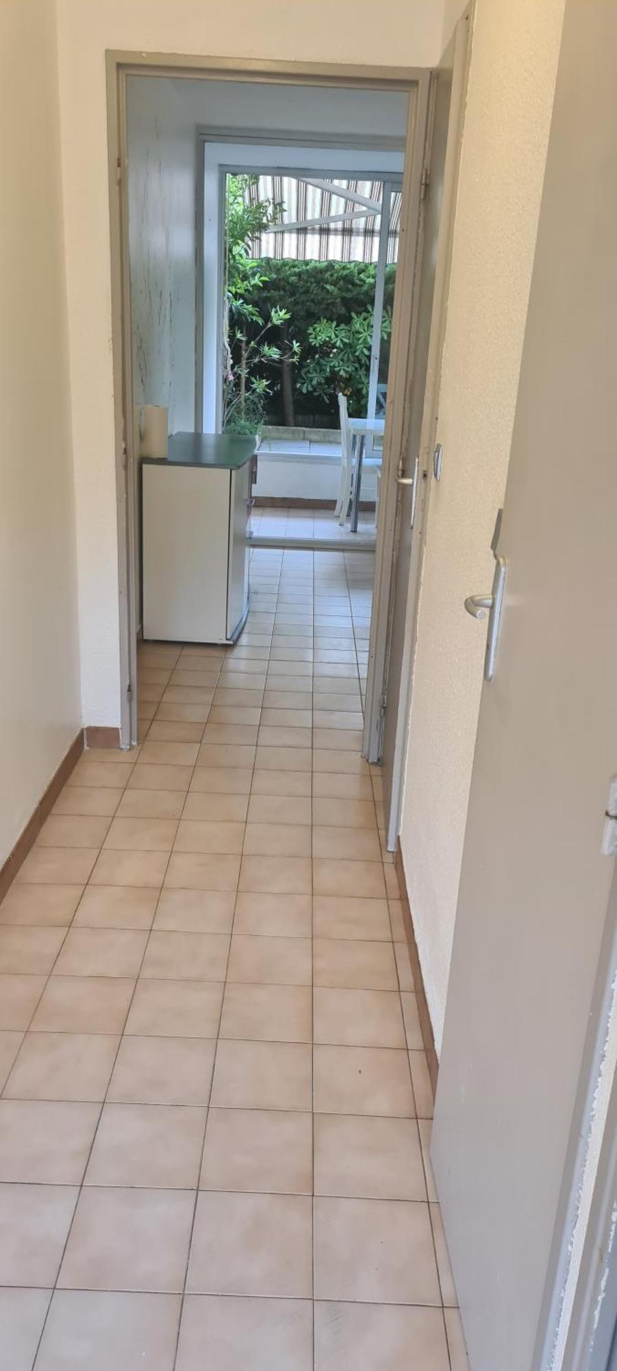 2 Pieces En Rez- De -jardin Apartment